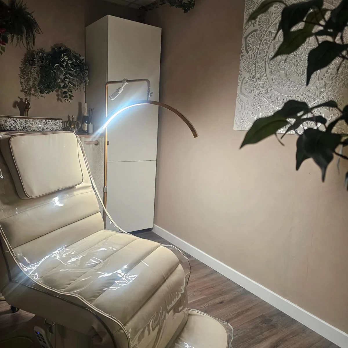 Comfortable treatment chair inside the Harris Palace clinic